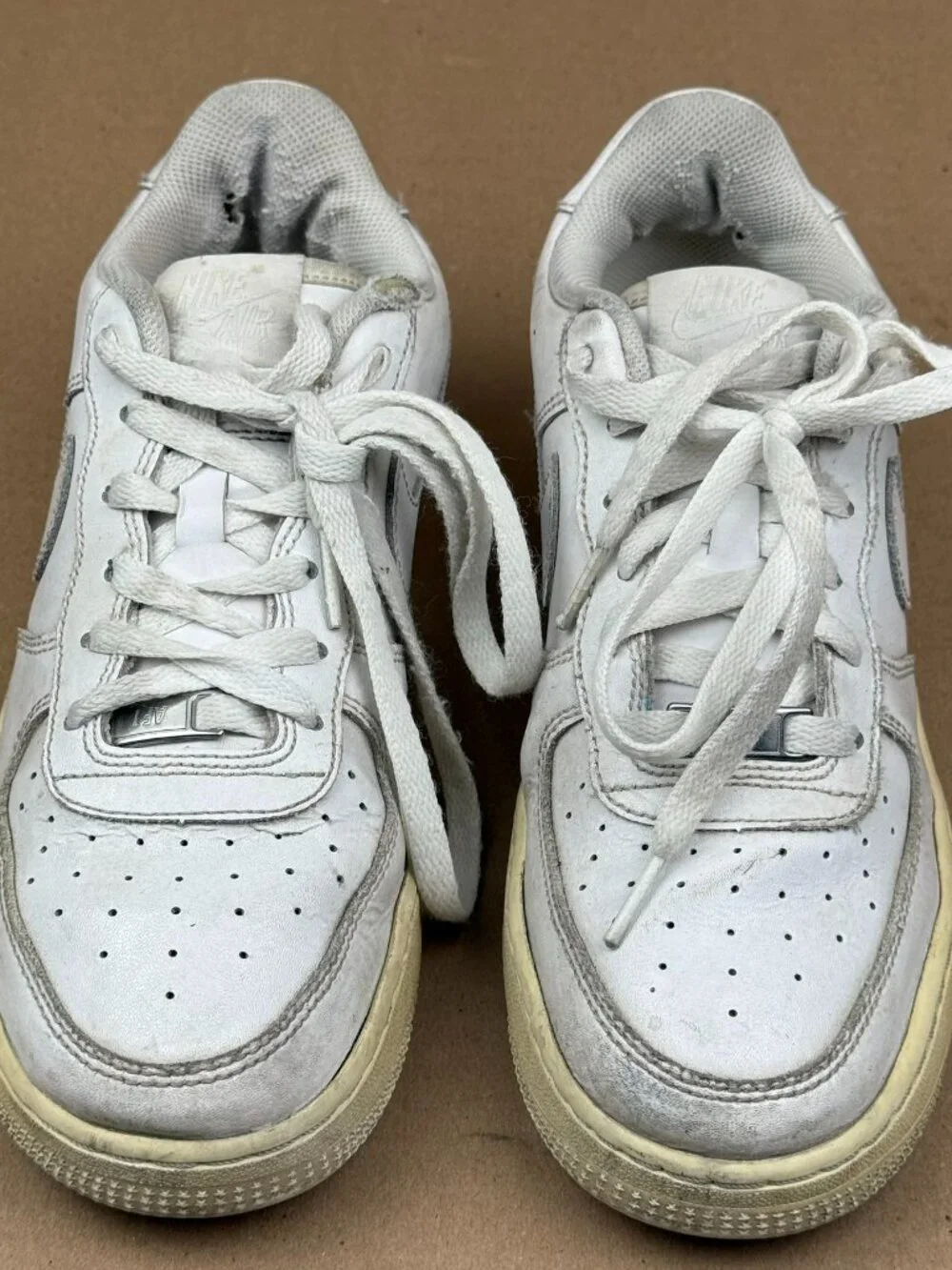 Nike Air Force 1 Youth Size 6.5Y White Sneakers DAMAGE STAIN Needs Cleaning